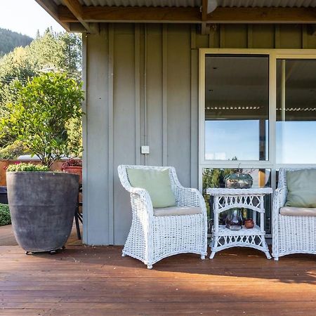 Private Cottage With Spa And Amazing Lake Views Closeburn Экстерьер фото
