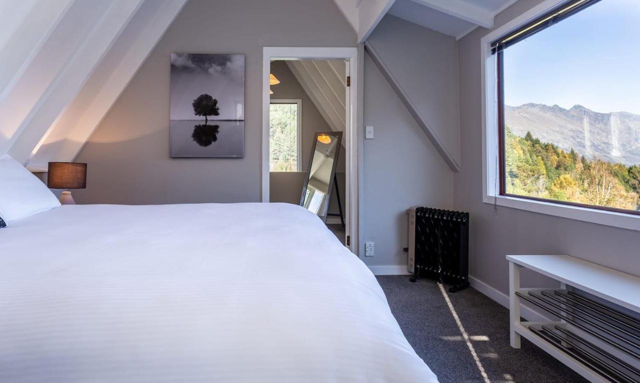 Private Cottage With Spa And Amazing Lake Views Closeburn Экстерьер фото